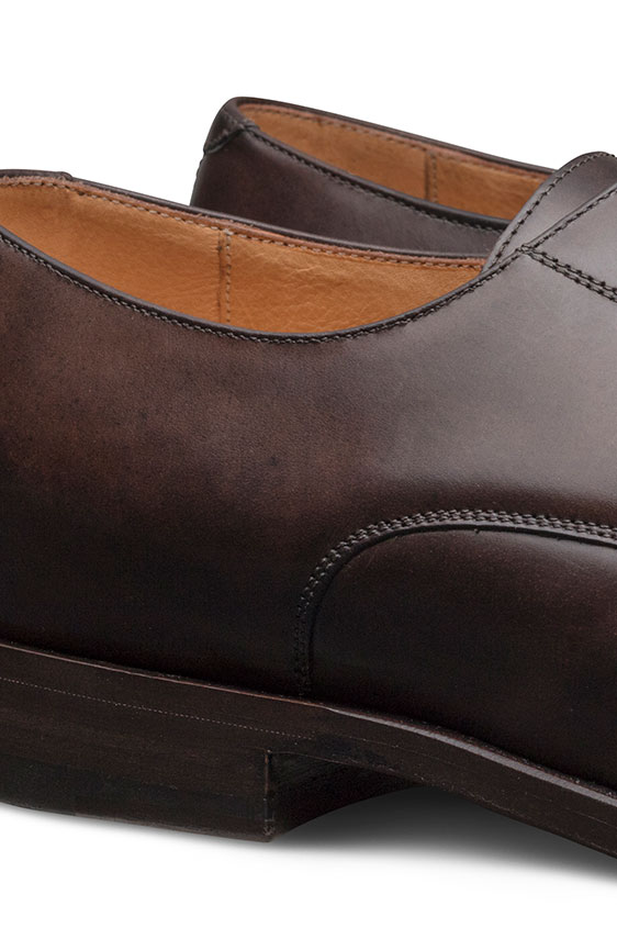 Derby with cap toe fine calf dark brown