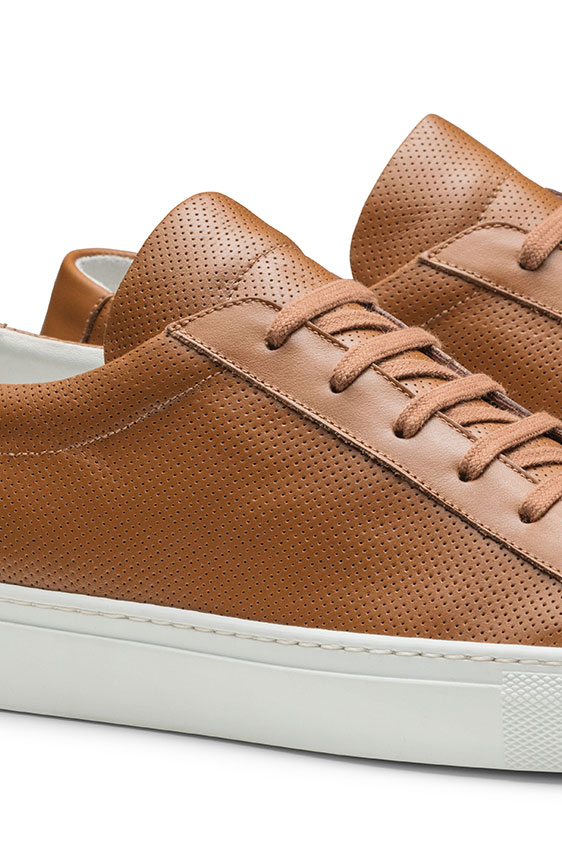 Low-top sneaker perforated sneaker camel