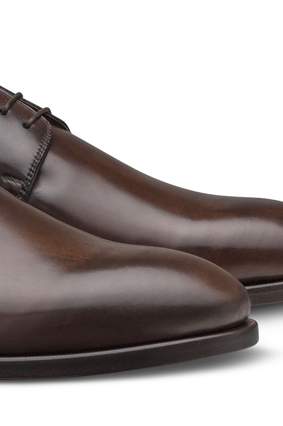 Derby with plain tip fine calf chocolate brown