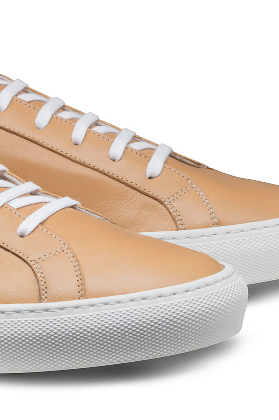 Low-top sneaker light orange